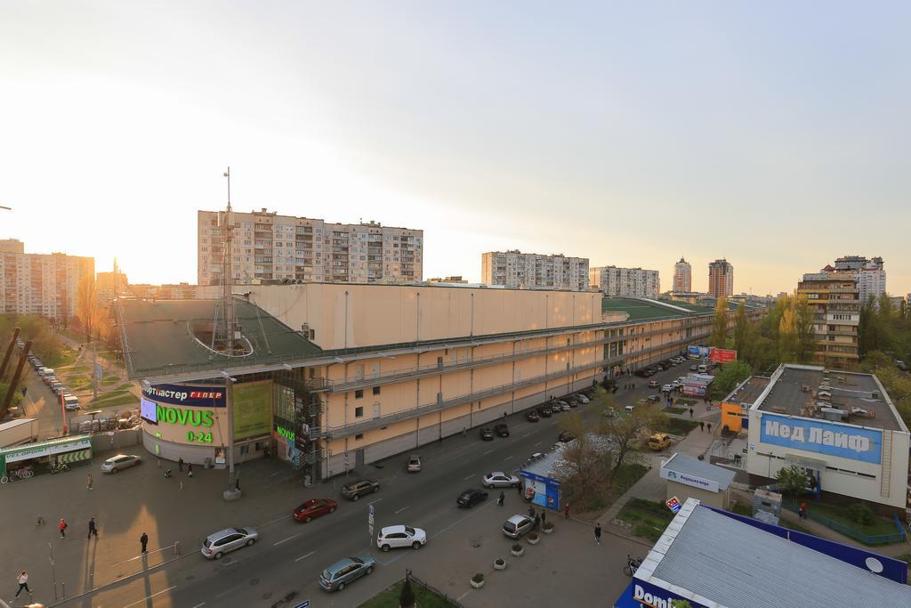 Apartment On Obolonskiy Prospect 12 Kiev Exterior foto