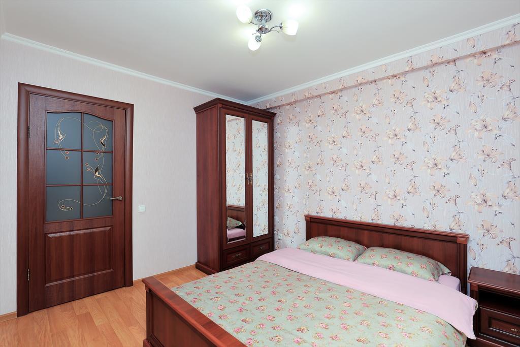 Apartment On Obolonskiy Prospect 12 Kiev Exterior foto